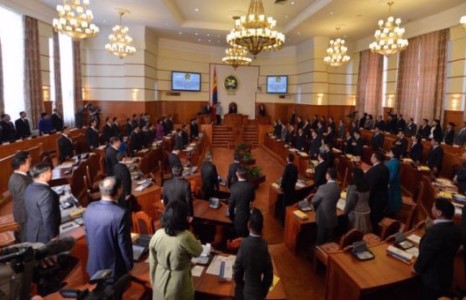 Ажилдаа ирдэггүй гишүүдийг ”ажилд нь урьж залсан” мессежид 1,5 сая төгрөг зарцуулжээ