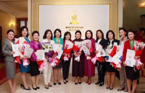 МАН-ын эмэгтэй гишүүд гэр бүлийн хүчирхийллийг ДЭМЖИГЧ ҮҮ