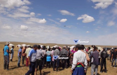 Дарьганга сумын иргэд эсэргүүцэн тэмцэж эхэлжээ.