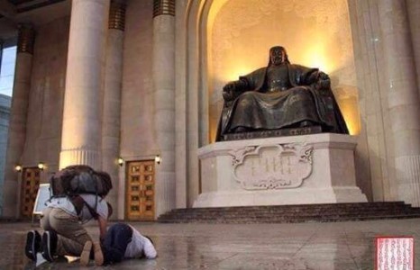 “Гадаадын жуулчид Чингисийн хөшөөнд мөргөж байна”