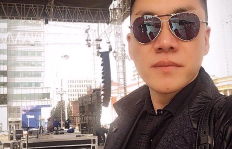 “Сүхбаатарын талбайд сүртэй тоглолт болох юм гэнэ ээ”   