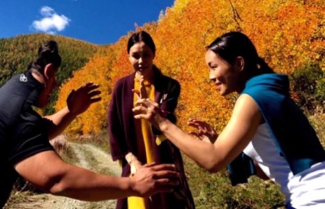 ”Монгол тулгатны 100 эрхэм” нэвтрүүлгийн зочин хойморт Д.Сумъяа уригджээ