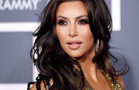 “Ким Кардашиан хуульч болно гэнэ үү”