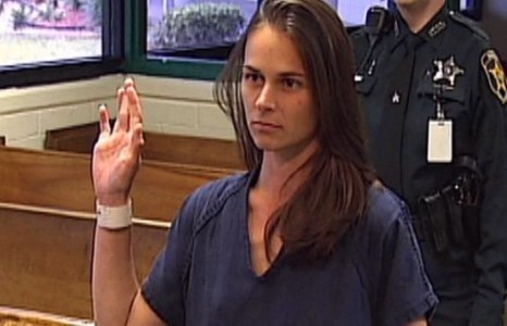 Сурагчидтайгаа бэлгийн харьцаанд орсон 15 гаж багш эмэгтэй