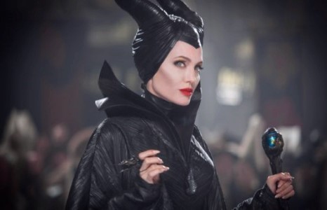  “Анжелина Жолигийн найз хүүхнүүд бүгд шуламнууд”