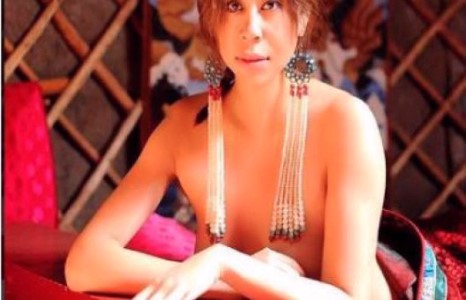 Х.Баярмаа “Playboy”-г чимжээ