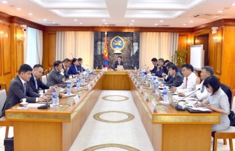 Сонгууль угтсан шоу: Долоо, наймдугаар сарын хүүхдийн мөнгийг бүх хүүхдэд өгөх үү?