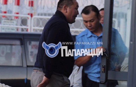 Аса аварга буух уу, эс буух уу? 