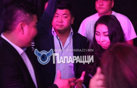 “Банш Батаа ч бас дуулах дуртай л даа”