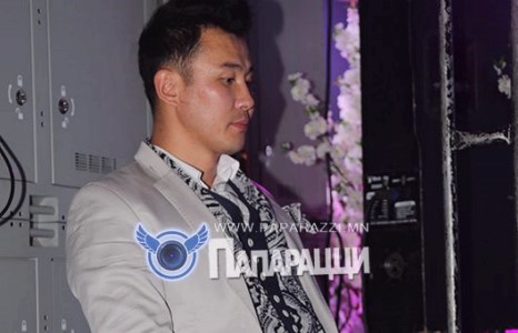 “Ууганаа минь ядраа юу даа”