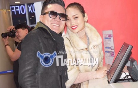 Дуучин Б.Амархүү эхнэрийнхээ хамт “Mint” бааранд нэгэн эмэгтэйг зоджээ