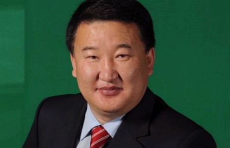 “Ажнай”-н Д.Бат-Эрдэнийн үнэнч туслахыг ороож байсан 110 машины асуудал “өршөөгдсөн” түүх