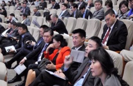 МАН-ын зарим гишүүн Ерөнхий сайдаа огцруулах санал цуглуулж эхэлжээ