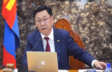 Ерөнхий сайдыг огцруулахаар гарын үсэг цуглуулж эхэлжээ