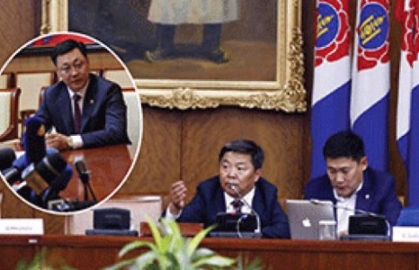 Эрх баригчид хагаралджээ