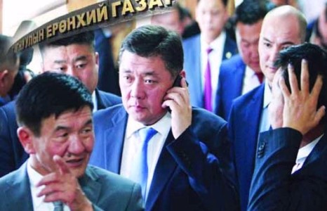 24 баримт: Тагнуулын хаалга татсан мэдээлэлд хэн юу ярив