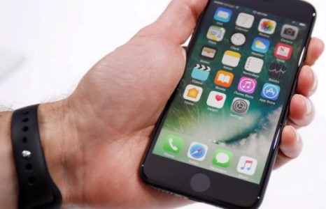 iPhone 7 барихыг хоригложээ