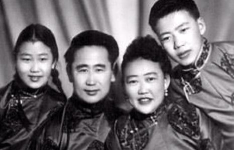 Д.Төмөр-Очир агсны гэргий С.Нинжбадгар: Ганц манай өвгөнийг биш олон хүнийг хядсан шүү дээ, Гэвч одоо хэр нь буруугаа хүлээхгүй