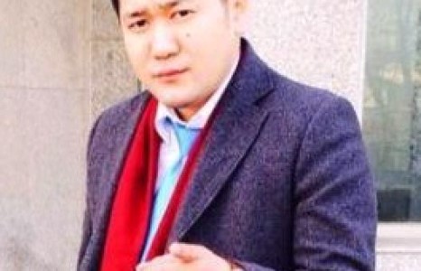 Сэтгүүлч Улмаа юуны учир автобусанд хамт явсан охиноо чирч буув