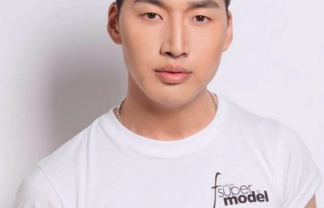 Загвар өмсөгч Э. Энхболд лекц уншина