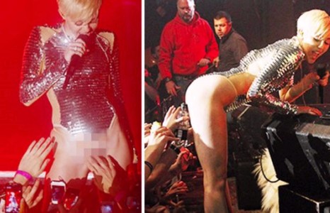 Үтрээндээ хүрч үзэхийг зөвшөөрсөн Майли Сайрусын “галзуу” зураг дэлгэгджээ