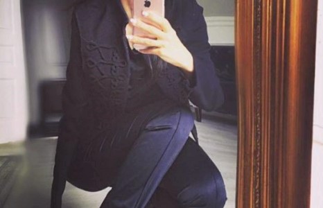 “Тэргүүн баяны эхнэрийн ам ангайлгам хувцаслалт” 