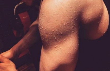 “Дуучин Болдын бие даам, Болдын хөлс даам”  