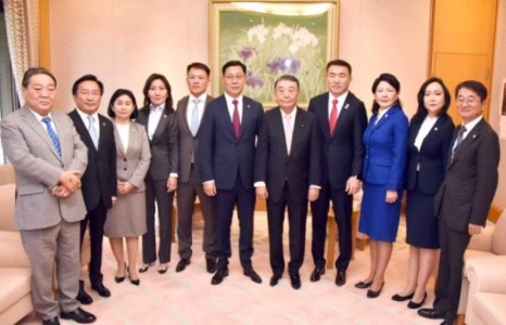 Ерөнхий сайдын айлчлал уу, УИХ-ын гишүүдийн зугаалга уу?