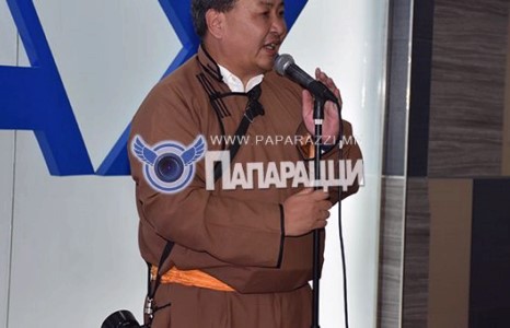 Сайд асан Зоригт дээлний мода дэлгэрүүлэв үү