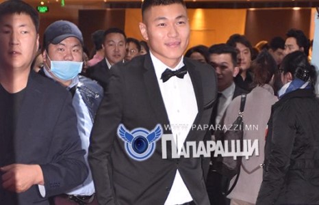 Шүүдэр дундуур туучсан, сүрхий сайхан залуу