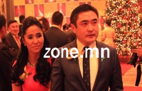 Амрагийн түүхээрээ “зартай” залууг сонгосон дизайнер Аня хөл хүнд болжээ