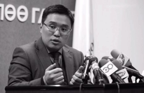 О.Магнай: МАН-ынхны гэр бүл Монголыг удирдаж байна