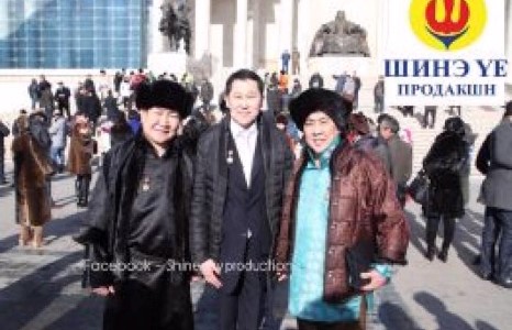 Сэтгэл зүрхээрээ нэгдсэн ”Гурван гавъяат”-ын тоглолт үзэгчдийг байлдан дагуулж байна