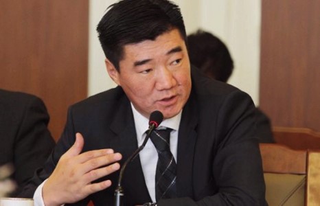 Ээж аавынхаа, эхнэрийнхээ нэр дээр оффшорт мөнгөө нуусан улстөрчтэй хариуцлага тооцохгүй  хууль хэрэгтэй юу, С.Бямбацогт сайд аа!