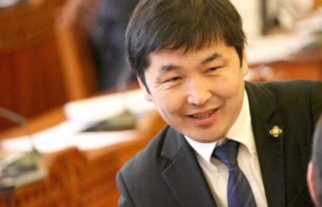 О.Баасанхүү: Гуя дагаж хүзүү гэгчээр юун ”Казиногийн хууль” ороод ирчих вээ