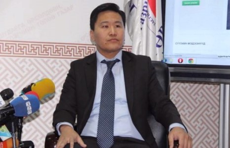 Т.Аюурсайхан: Монголбанк ажил хийж чадахгүй байж яахаараа цалингаа 25% нэмдэг юм