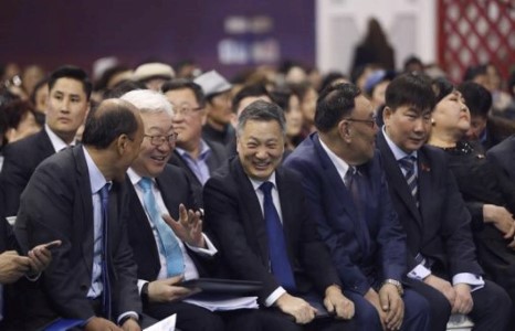 АН-ын удирдлагуудыг фракциа тараахыг шаардлаа