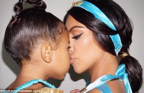 Ким Кардашиан Халлоуины баяраар...