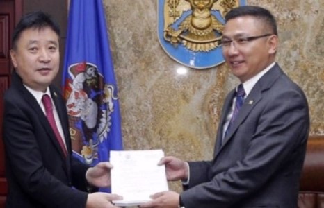 2017оны Нийслэлийн төсвийн төслийг өргөн барилаа