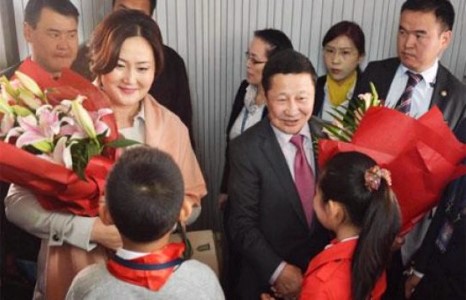 Н.Алтанхуягийн эхнэрийг хилээр гарахыг хоригложээ