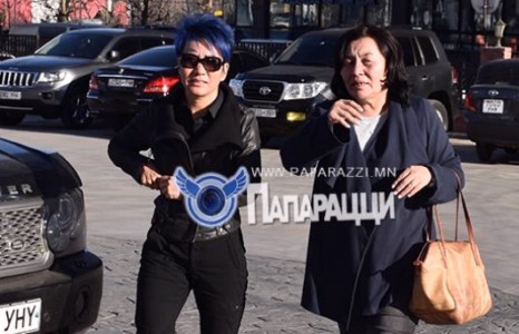 Цэнхэр үст Цэрэн гэр бүлд нь таагүй зүйл тохиолдвол Монголын Төр хариуцна хэмээн анхаарууллаа   