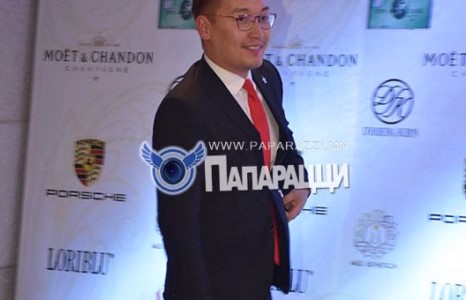 Уг нь бол гишүүн болох гэж үзсэн лдээ, даанч...