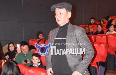 Хамгийн эгэл жүжигчин Баатархүү 