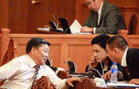 МАН-ын бүлгийн дарга Д.Хаянхярваагаас ам асууя