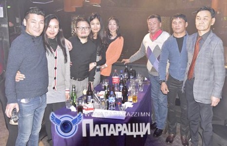 Тулаанч Ж.Нарантунгалаг & “Сүнс”-ийнхэн наргиж явна аа хө