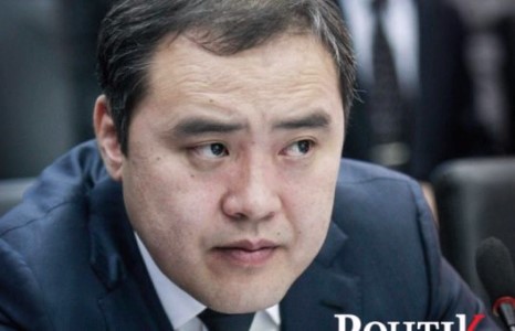 Дарга болоод төрчихсөн юм шиг байрнаасаа хөдлөх дургүй тэр хүмүүс одоо больчих хэрэгтэй