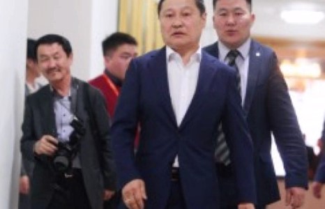Н.Алтанхуягийн төрсөн дүү Н.Наранцэцэгийг үндэслэлгүйгээр хорьж байна гэв