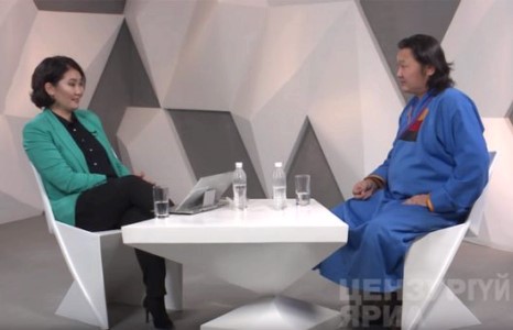 “Бусад нь хулгай хийж болоод байхад би дуулж болно”