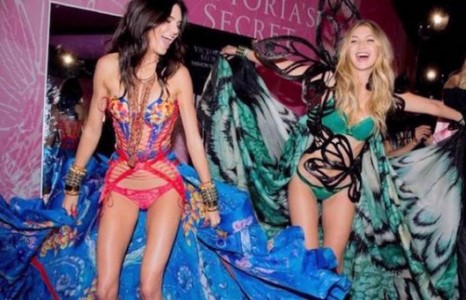 Дэлхийн хамгийн алдартай дотуур хувцасны загварын шоунд ямар моделиуд оролцох вэ?