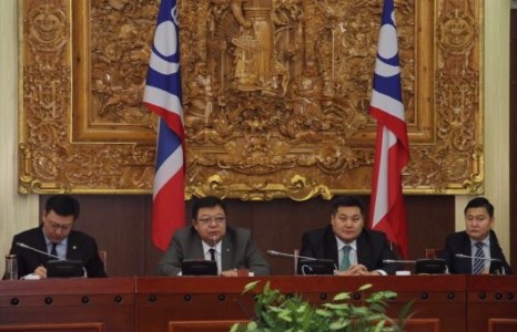 Ж.Батзандан. Ж.Эрдэнэбатыг Сангийн сайд байхад энэ хулгай, луйвар хийгдсэн байна